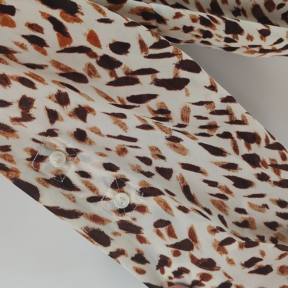 Express Animal Print Top Size Large Button Up V Neck Long Sleeve Cream And Brown - Picture 6 of 9